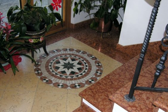 Intarsi, decori, stipiti